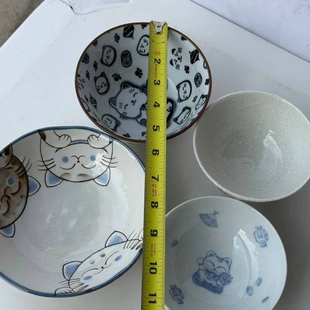 Set of 4 Japanese Ceramic Bowls Cat Themed Lucky Cat Kitchenware B-11